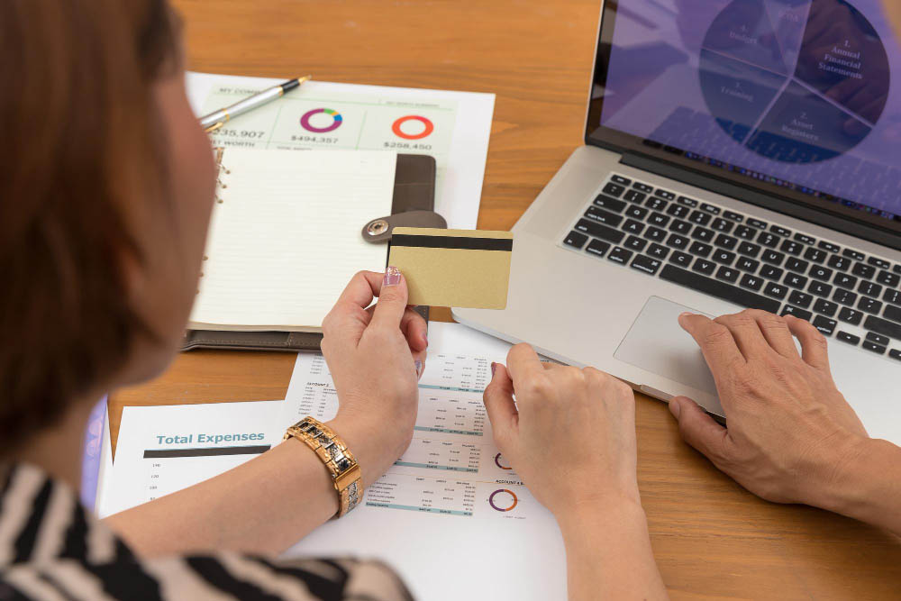 Top 5 des quartiers parisiens où investir en 2025 et comment simuler son crédit