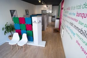Vue ensemble intérieur agence courtier immobilier versailles CREDIXIA